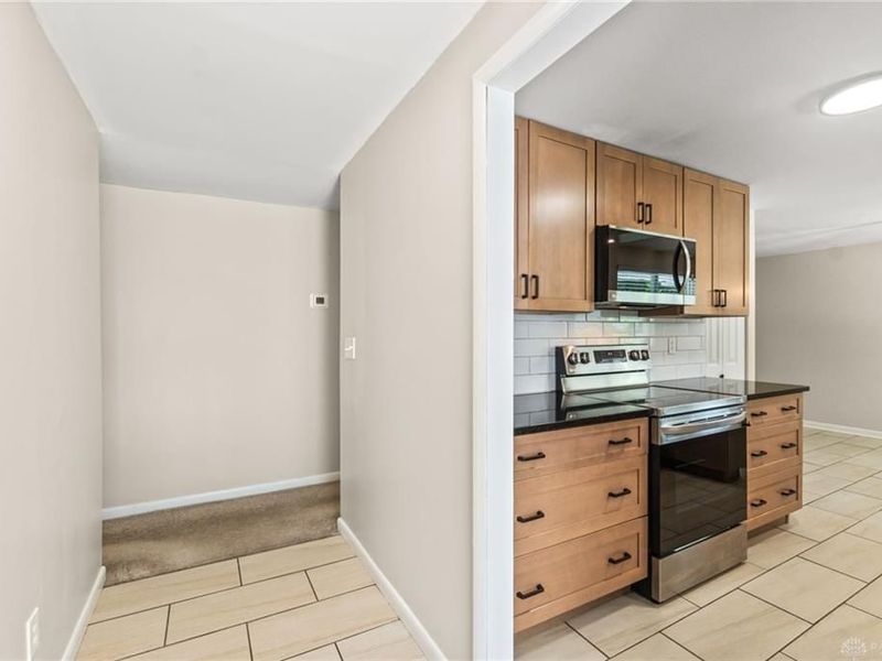 6515 Lemans Lane, Huber Heights, OH 45424 Photo 7