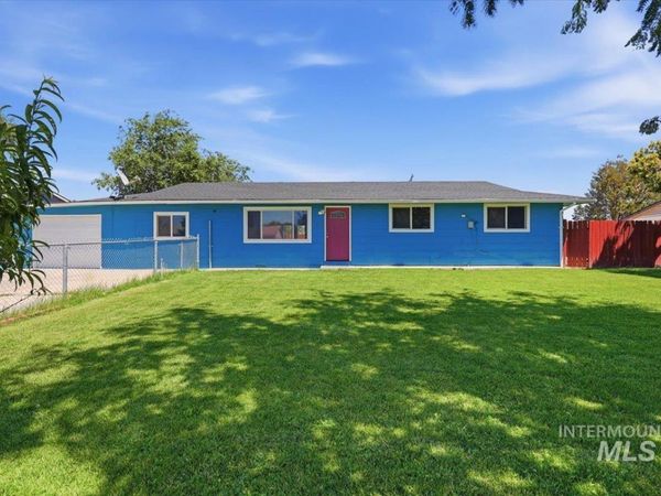 5720 Sunset Dr, Nampa, ID 83686