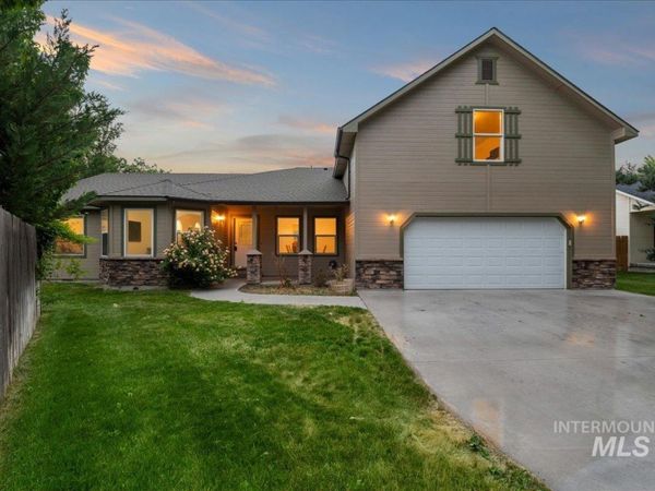 1231 N 14th East, Mountain Home, ID 83647