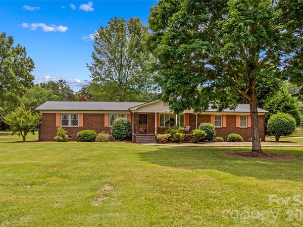 117 Fonda Road , Statesville, NC 28677