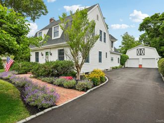 10 Boyd Avenue Bay Shore, NY 11706