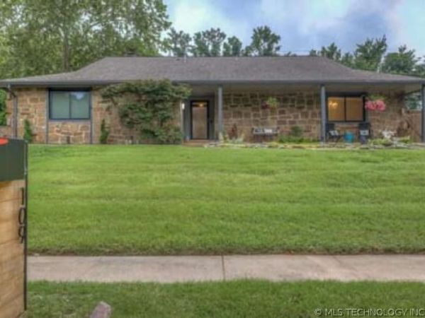109 E Charlotte Street , Broken Arrow, OK 74011