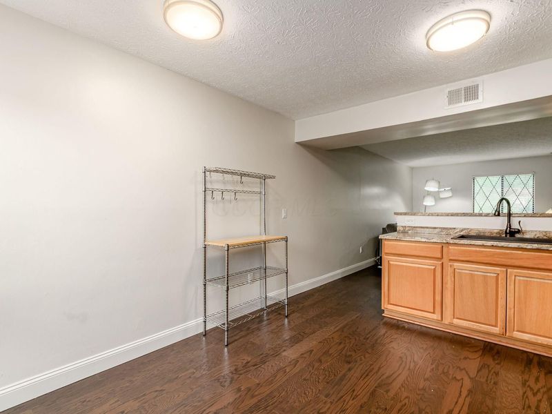 3238 Summertime Court, Unit 14, Columbus, OH 43221 Photo 12