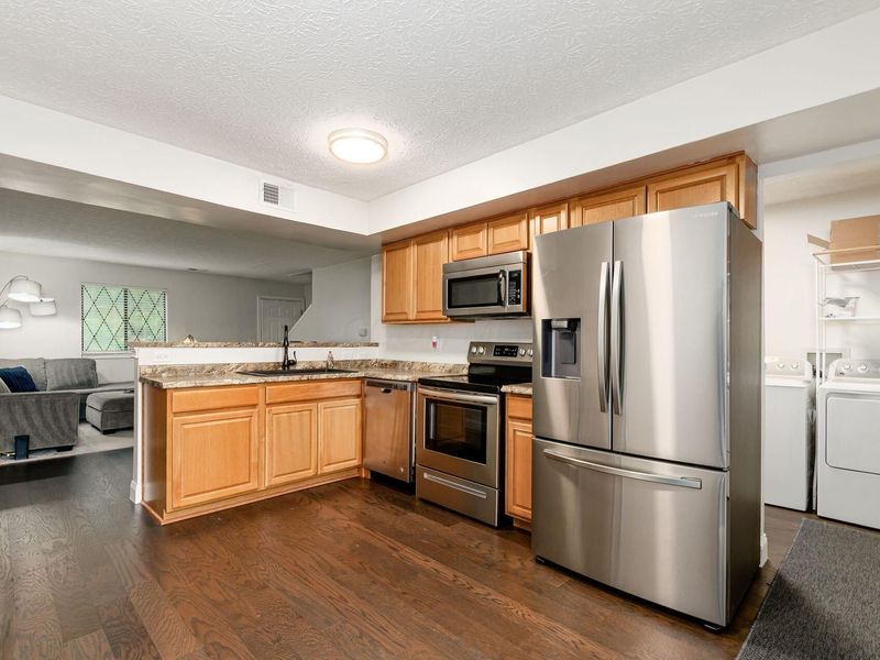3238 Summertime Court, Unit 14, Columbus, OH 43221 Photo 13