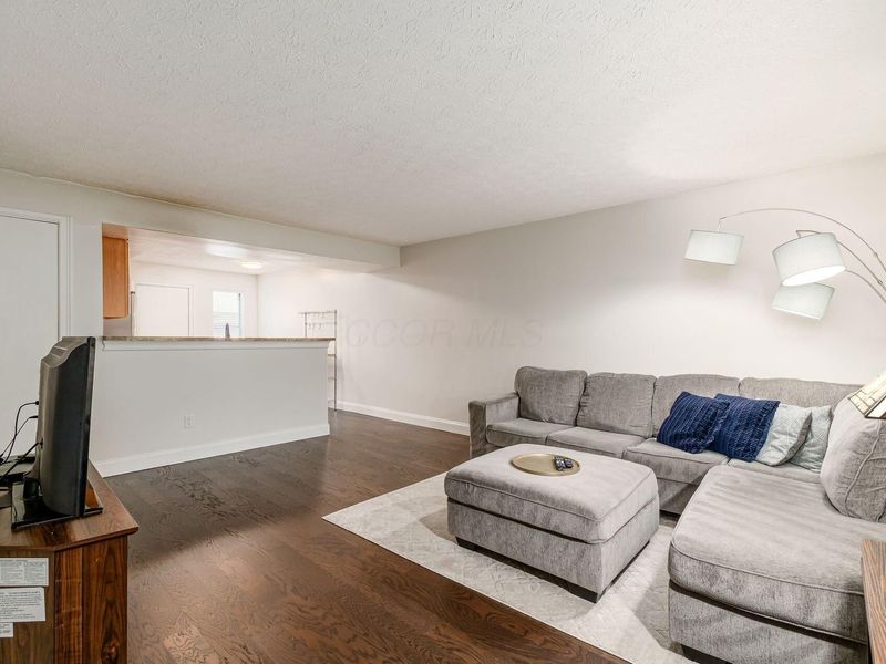 3238 Summertime Court, Unit 14, Columbus, OH 43221 Photo 4