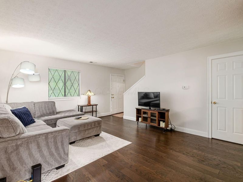 3238 Summertime Court, Unit 14, Columbus, OH 43221 Photo 5