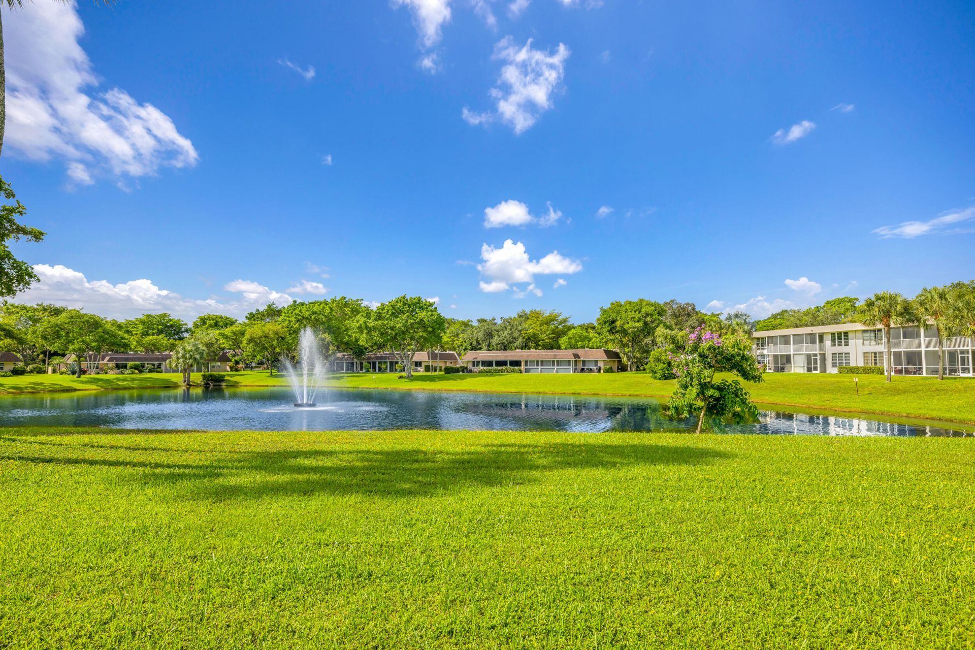 3621 Oaks Clubhouse Dr. Drive, Unit 104, Pompano Beach, FL 33069 Photo