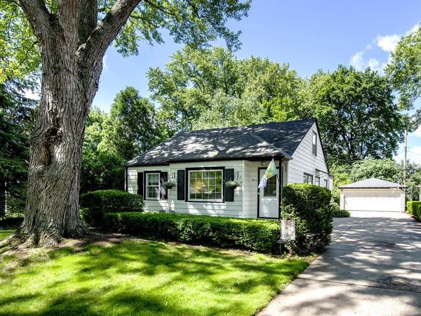 1817 N 118th STREET, Wauwatosa, WI 53226