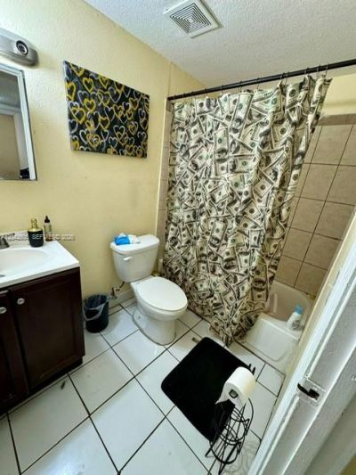 3600 NW 21st St , Unit 301, Lauderdale Lakes, FL 33311 Photo