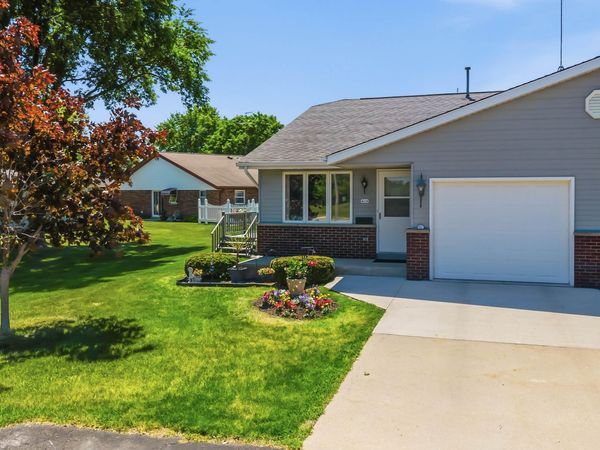 410 N 12th St, Oostburg, WI 53070
