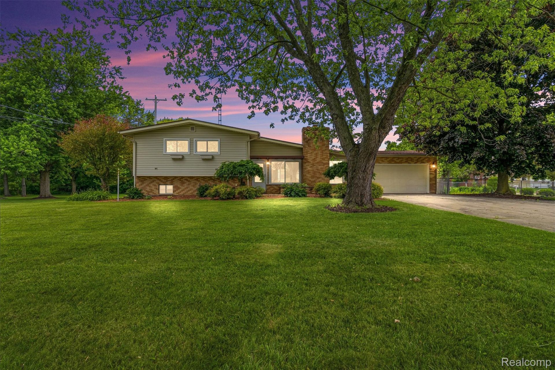 5120 Hillcrest Circle, Genesee Township, Mi 48506 Main Photo