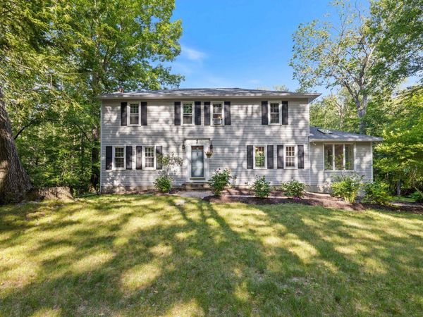 46 Woodridge Road, Durham, NH 03824