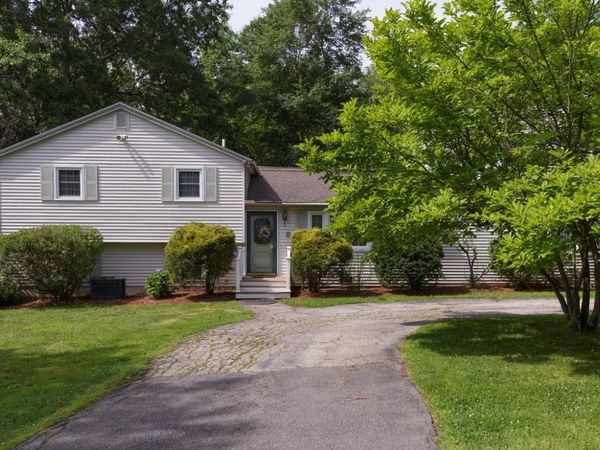 9 Severance Drive, Londonderry, NH 03053