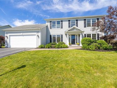 6880 Chestnut Hill, Victor, NY 14564