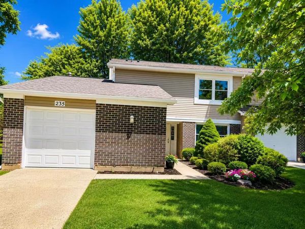 235 Hedgerow Drive , Bloomingdale, IL 60108