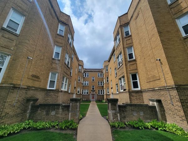 6416 N Richmond Street, Unit 3B, Chicago, IL 60645