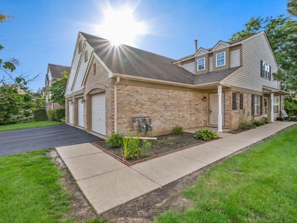 382 Crystal Ridge Drive , Unit 382, Crystal Lake, IL 60012