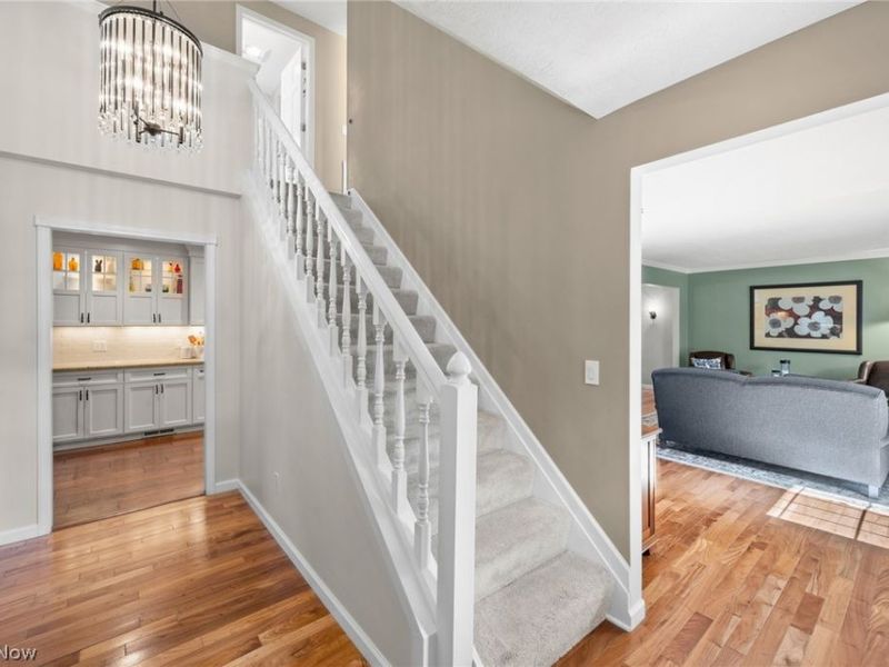 560 Marvis Drive, Bay Village, OH 44140 Photo 3