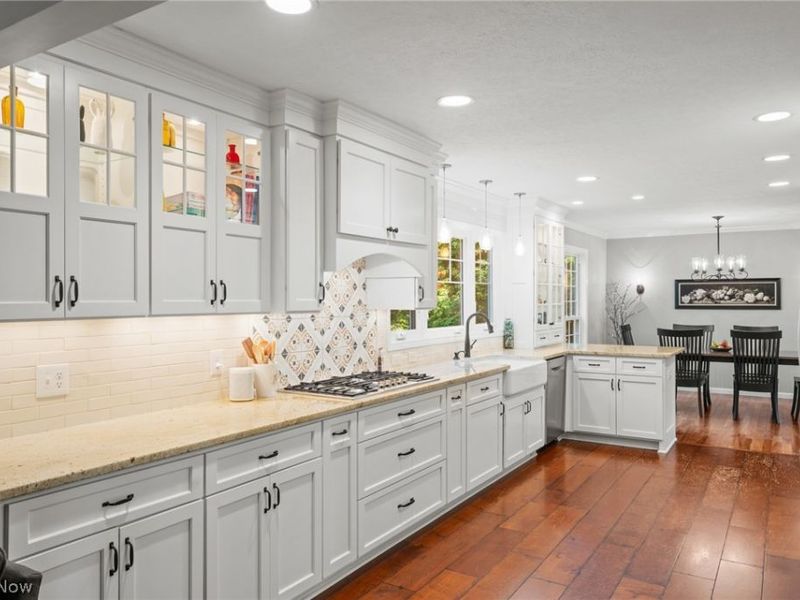 560 Marvis Drive, Bay Village, OH 44140 Photo 9