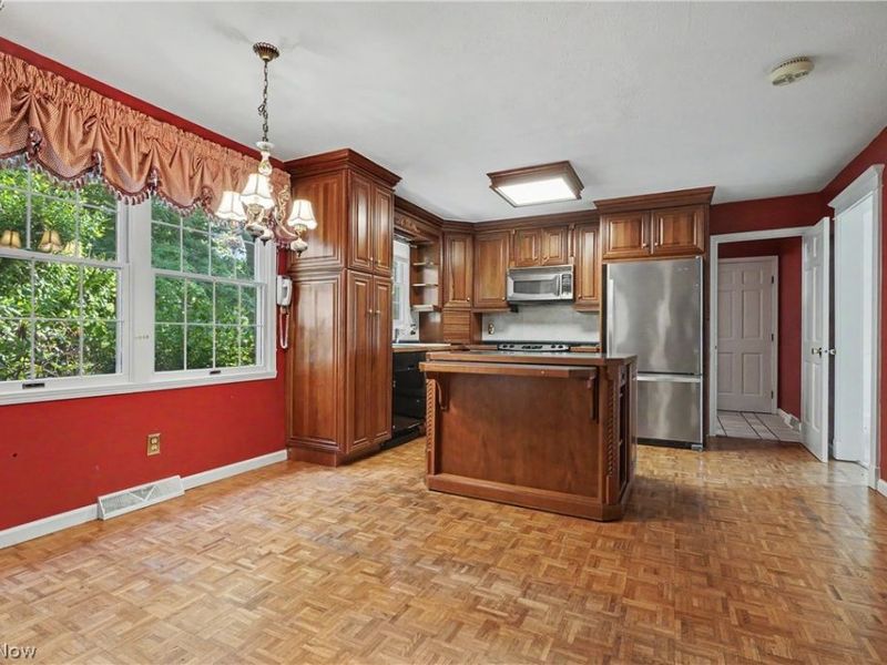 2692 Foxwood Drive, Akron, OH 44333 Photo 12