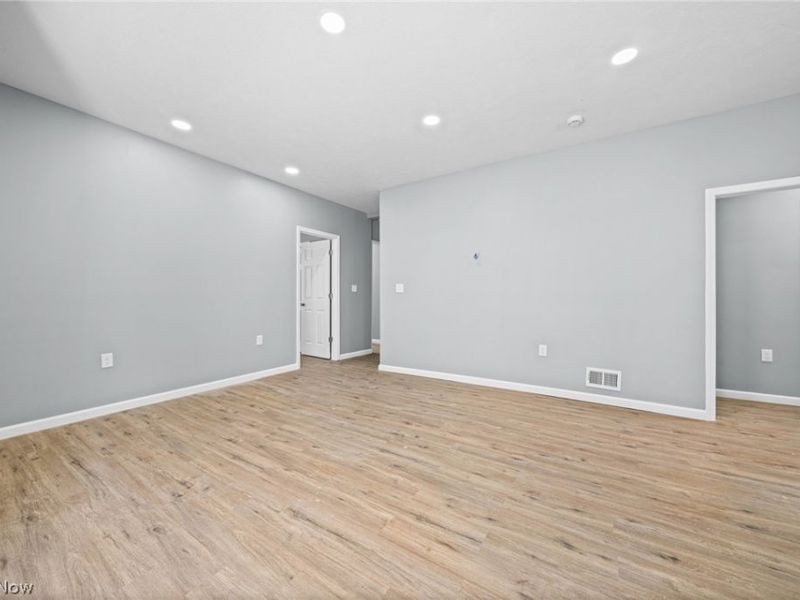 3925 Riverside Avenue, Cleveland, OH 44109 Photo 10