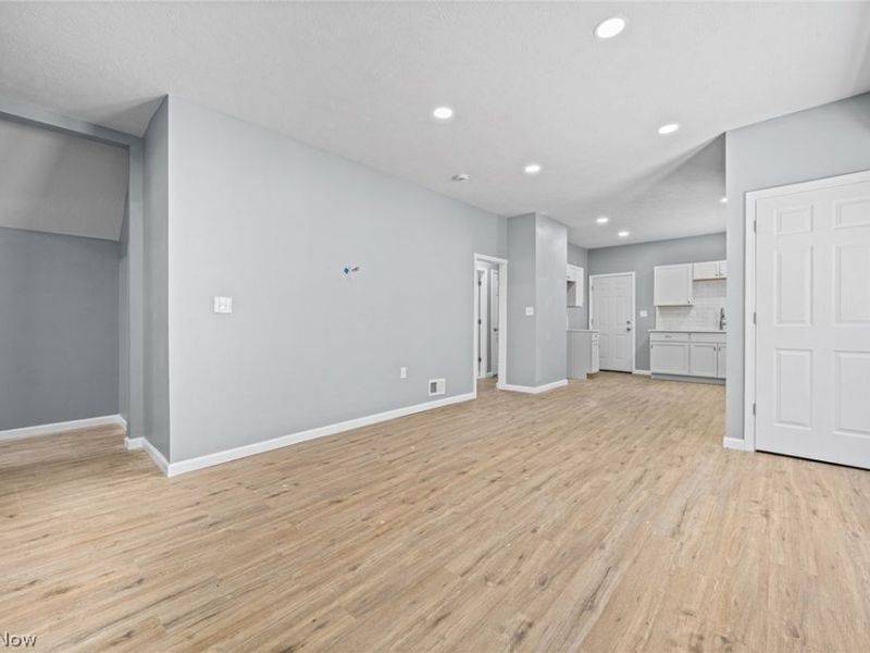 3925 Riverside Avenue , Cleveland, OH 44109 Photo 8