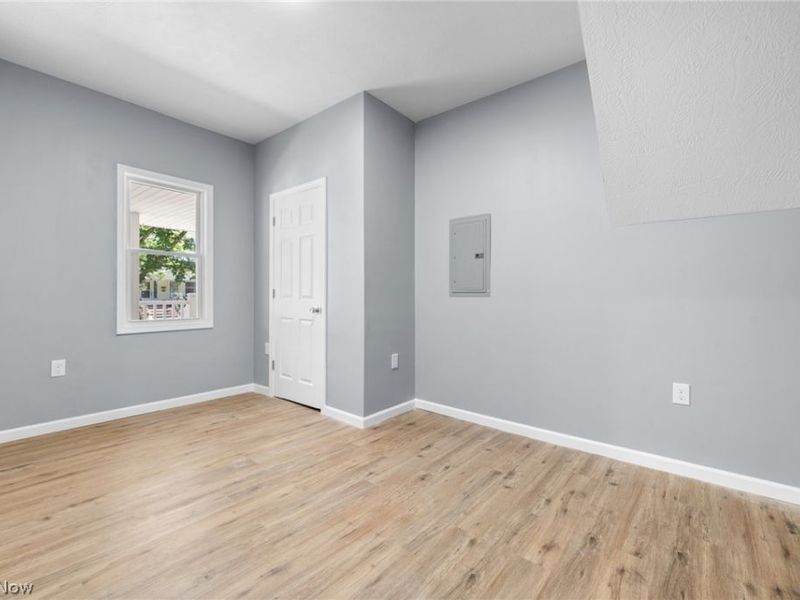 3929 Riverside Avenue , Cleveland, OH 44109 Photo 14