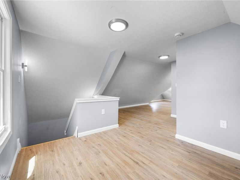 3929 Riverside Avenue , Cleveland, OH 44109 Photo 37