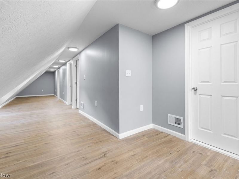 3929 Riverside Avenue , Cleveland, OH 44109 Photo 38