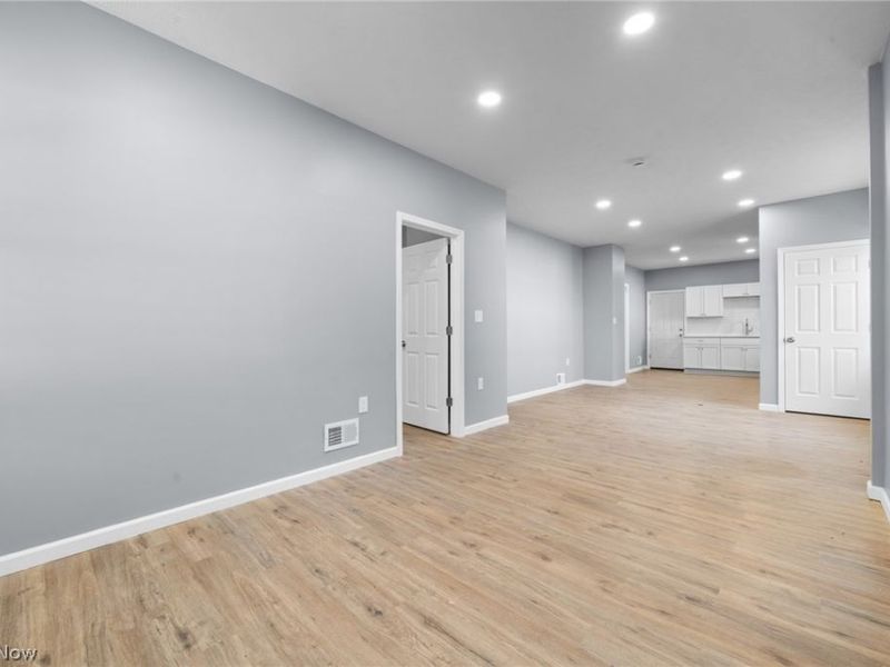 3929 Riverside Avenue , Cleveland, OH 44109 Photo 9