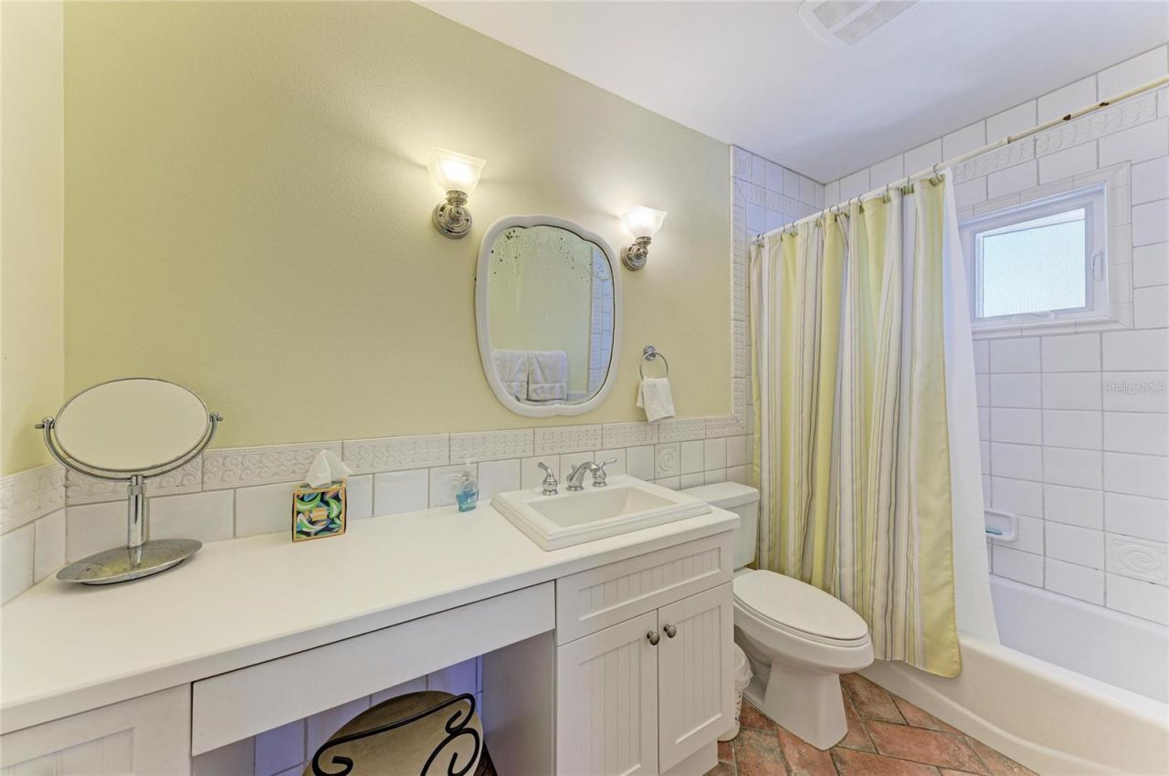 101 Palm Avenue, Unit 4, Anna Maria, FL 34216 Photo