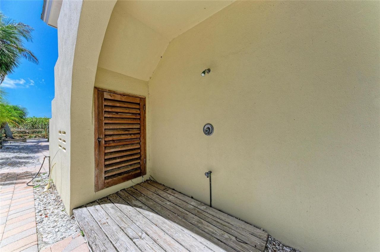 101 Palm Avenue, Unit 4, Anna Maria, FL 34216 Photo