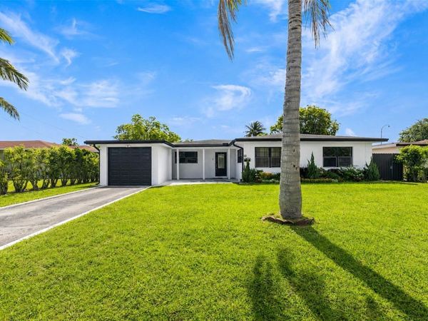24 NW 42ND TERRACE , PLANTATION, FL 33317