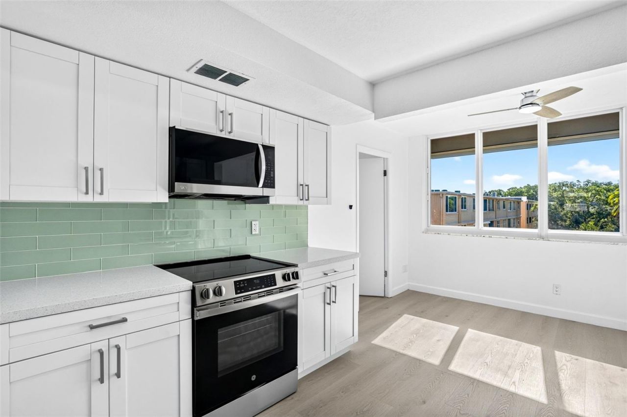 5095 Bay Street Ne, Unit 310, Saint Petersburg, FL 33703 Photo