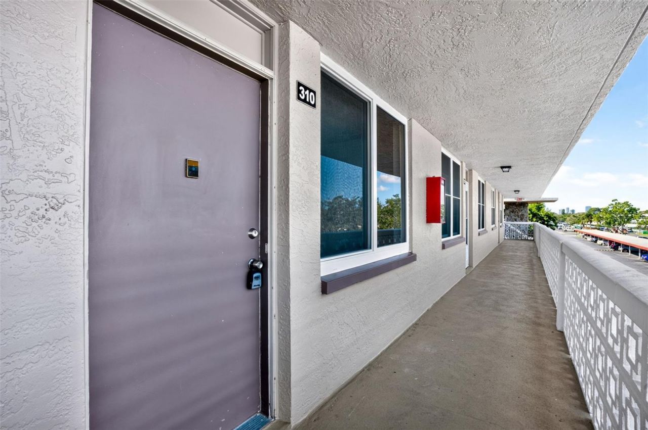 5095 Bay Street Ne, Unit 310, Saint Petersburg, FL 33703 Photo