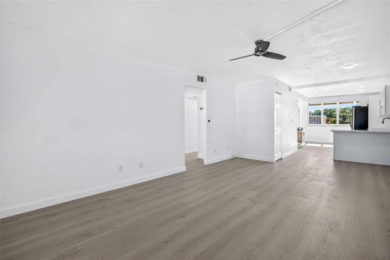 5095 Bay Street Ne, Unit 310, Saint Petersburg, FL 33703 Photo
