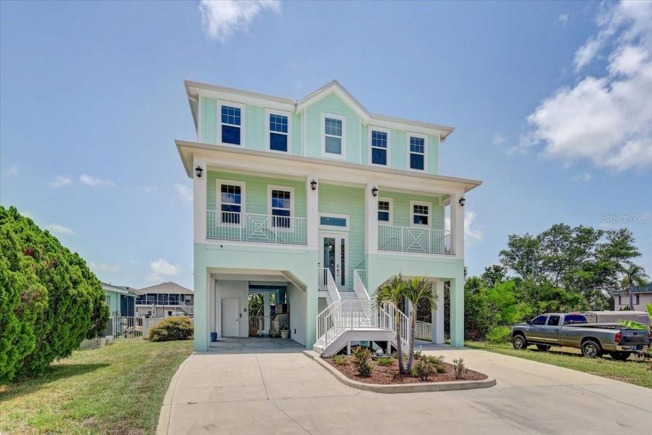 4389 5th Isle Drive, Hernando Beach, FL 34607 Photo