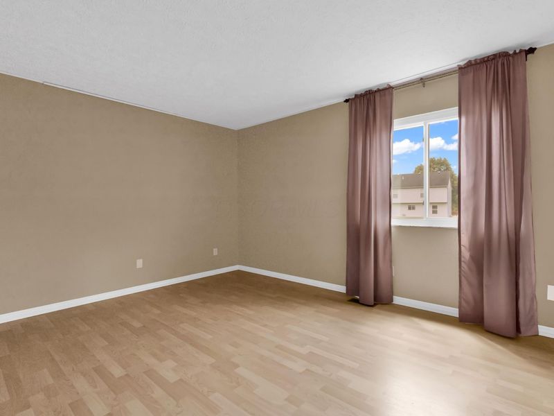 5869 Nike Drive , Hilliard, OH 43026 Photo 22