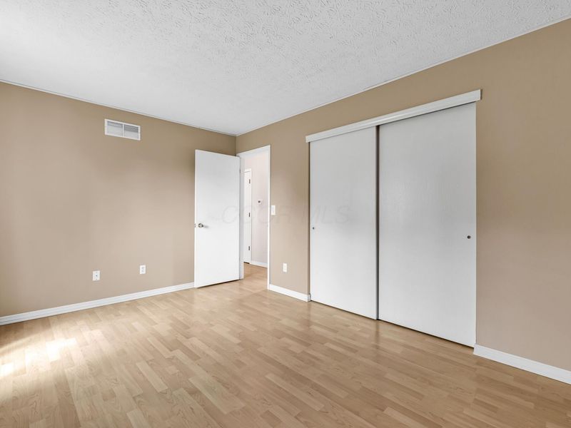5869 Nike Drive , Hilliard, OH 43026 Photo 25