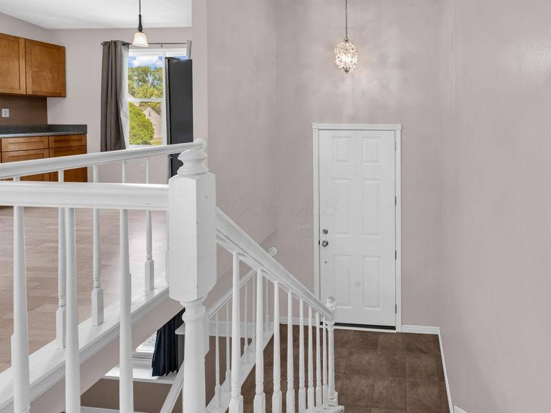 5869 Nike Drive , Hilliard, OH 43026 Photo 5