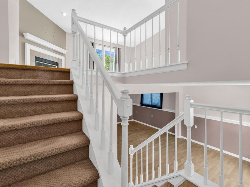 5869 Nike Drive , Hilliard, OH 43026 Photo 6