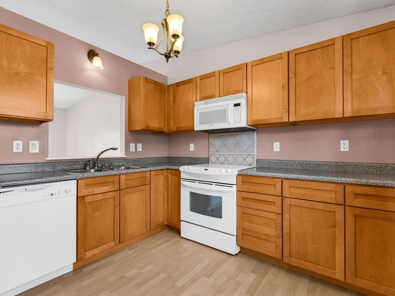 5869 Nike Drive , Hilliard, OH 43026 Photo 8