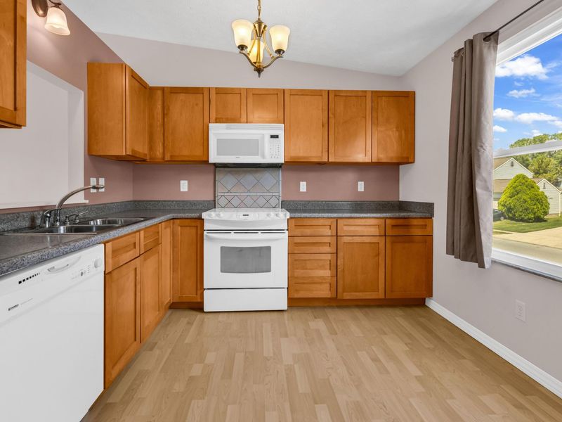 5869 Nike Drive , Hilliard, OH 43026 Photo 9