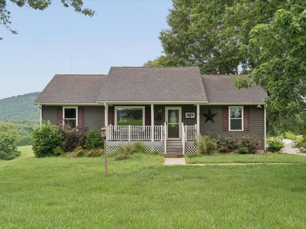 1911 Von Roy RD , Bedford, VA 24523