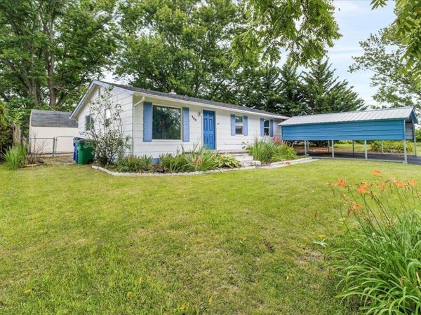 590 Agee ST NW, Christiansburg, VA 24073
