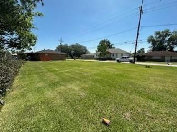 2608 GUERRA Drive, Violet, LA 70092