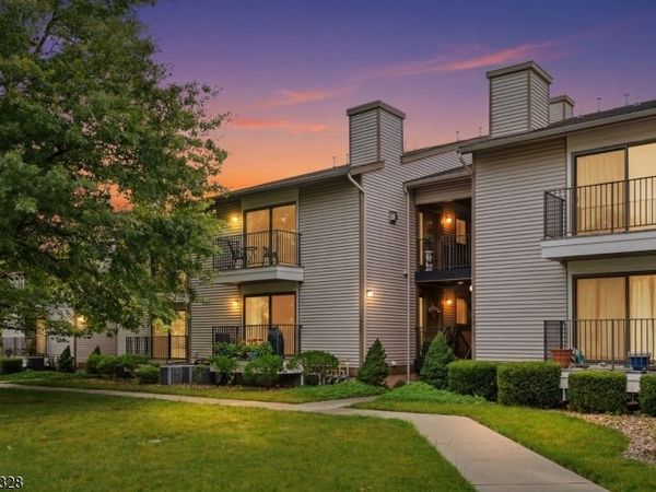 9 Sam Bonnell Dr, Union, NJ 08809