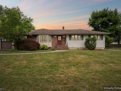 17 Schwinn Dr Clark, NJ 07066