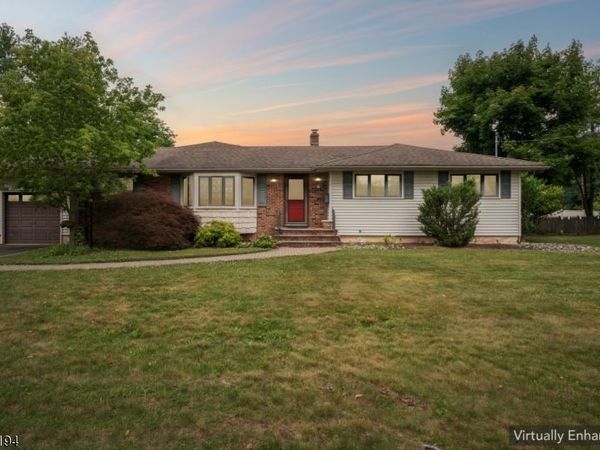 17 Schwinn Dr, Clark, NJ 07066