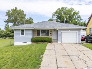 5226 Q Street, Omaha, NE 68117